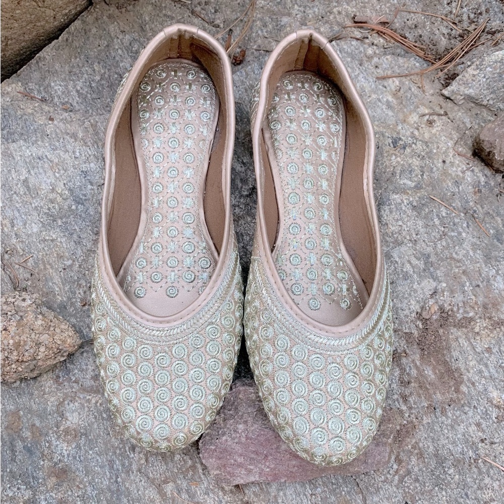 Embroidered Girls size 10 Shoes Ballet Flats in‎ Gold Cream Balletcore Preppy